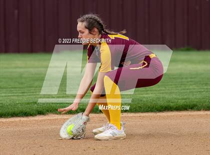 Thumbnail 3 in Tioga @ Collinsville photogallery.