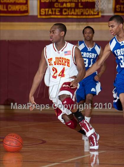 Thumbnail 2 in Crosby at St. Joseph (CIAC 2nd Round) photogallery.