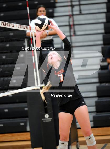 Thumbnail 3 in JV: Bishop Moore @ Oviedo photogallery.