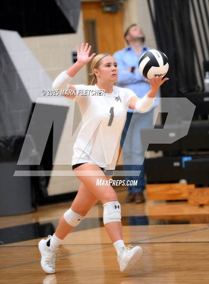 Thumbnail 1 in JV: Bishop Moore @ Oviedo photogallery.