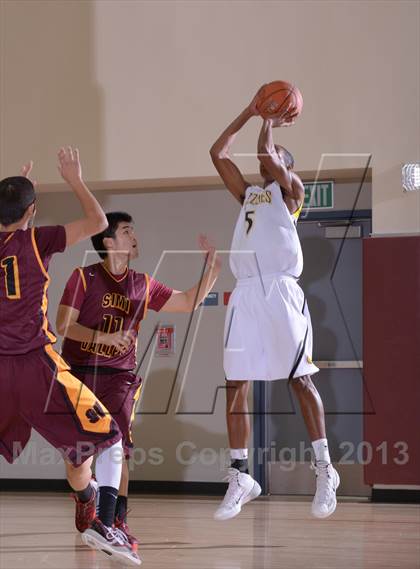 Thumbnail 2 in Godinez vs. Simi Valley (MaxPreps Holiday Classic) photogallery.