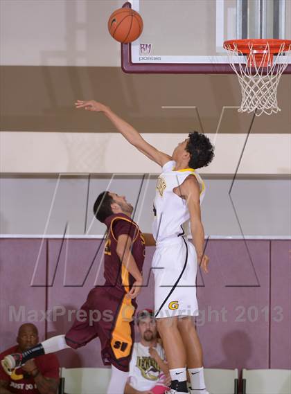 Thumbnail 3 in Godinez vs. Simi Valley (MaxPreps Holiday Classic) photogallery.