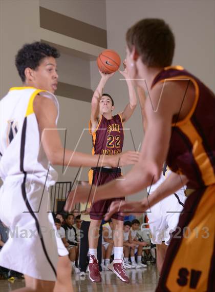 Thumbnail 1 in Godinez vs. Simi Valley (MaxPreps Holiday Classic) photogallery.