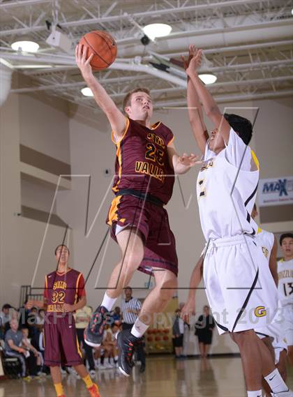 Thumbnail 3 in Godinez vs. Simi Valley (MaxPreps Holiday Classic) photogallery.