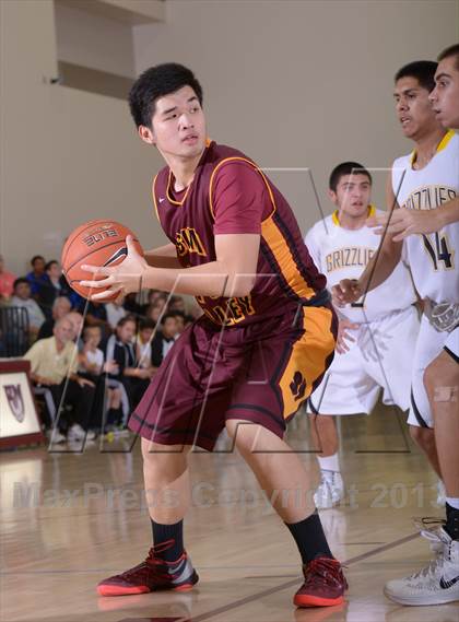 Thumbnail 2 in Godinez vs. Simi Valley (MaxPreps Holiday Classic) photogallery.
