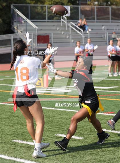 Thumbnail 3 in San Mateo vs Woodside (Aragon HS) photogallery.