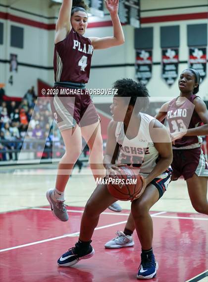 Thumbnail 1 in Sachse vs. Plano (UIL 6A Regional Quarterfinal Playoff) photogallery.