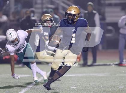 Thumbnail 2 in Helix vs. Mater Dei Catholic (CIF Division 2-AA SoCal Regional Final) photogallery.