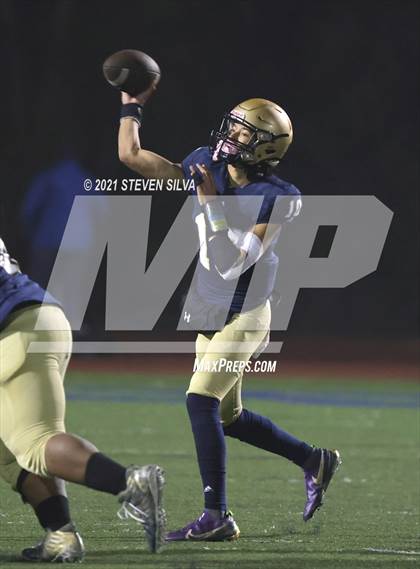 Thumbnail 3 in Helix vs. Mater Dei Catholic (CIF Division 2-AA SoCal Regional Final) photogallery.
