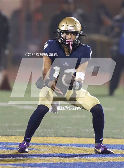 Thumbnail 2 in Helix vs. Mater Dei Catholic (CIF Division 2-AA SoCal Regional Final) photogallery.