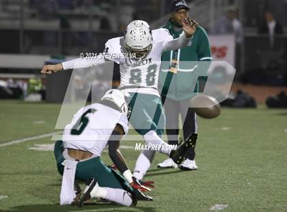 Thumbnail 3 in Helix vs. Mater Dei Catholic (CIF Division 2-AA SoCal Regional Final) photogallery.