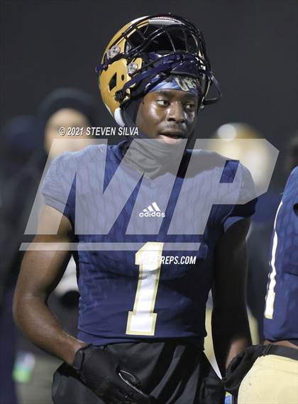 Thumbnail 2 in Helix vs. Mater Dei Catholic (CIF Division 2-AA SoCal Regional Final) photogallery.
