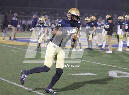 Thumbnail 1 in Helix vs. Mater Dei Catholic (CIF Division 2-AA SoCal Regional Final) photogallery.