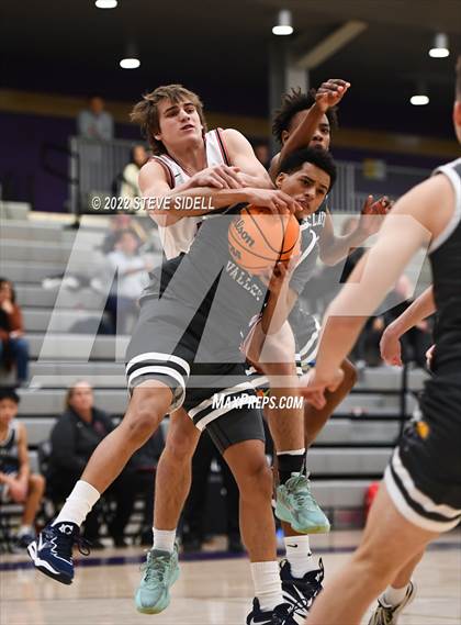 Thumbnail 3 in Clayton Valley Charter vs. Memorial (The Holiday Classic 2022) photogallery.