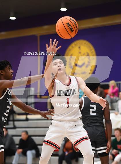 Thumbnail 2 in Clayton Valley Charter vs. Memorial (The Holiday Classic 2022) photogallery.