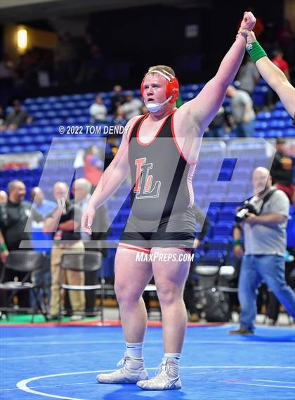 Thumbnail 2 in UIL State Championships - 5A 285lb Final photogallery.
