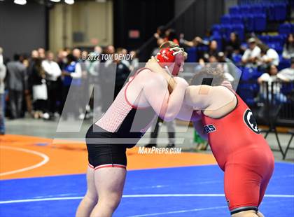 Thumbnail 3 in UIL State Championships - 5A 285lb Final photogallery.