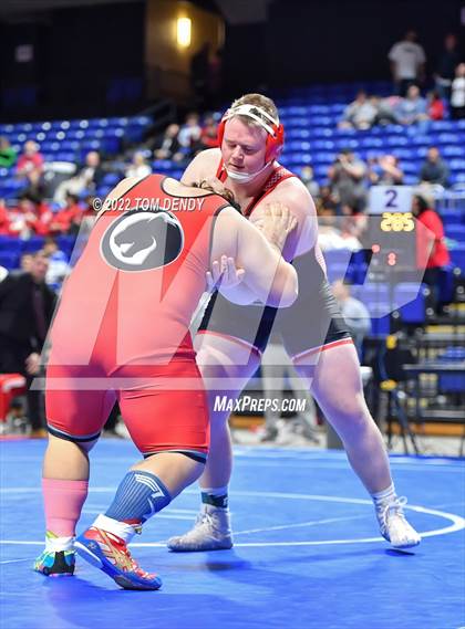 Thumbnail 3 in UIL State Championships - 5A 285lb Final photogallery.