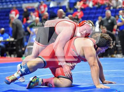 Thumbnail 2 in UIL State Championships - 5A 285lb Final photogallery.