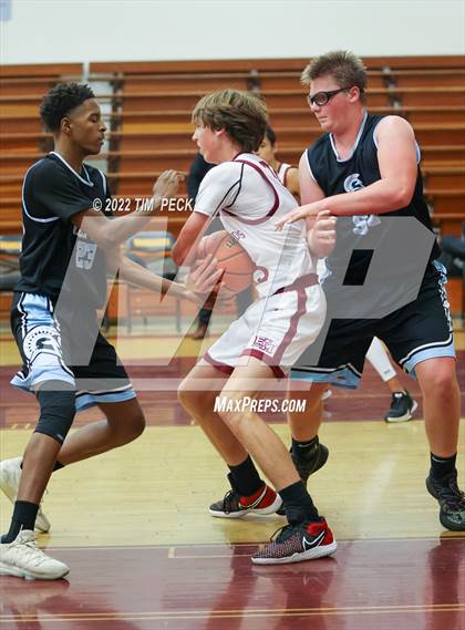 Thumbnail 2 in Villa Park @ El Modena photogallery.