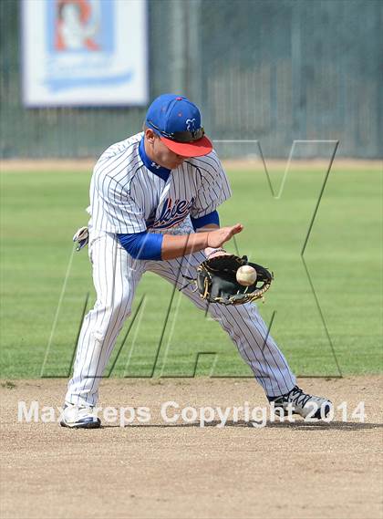 Thumbnail 3 in Manogue @ Reno photogallery.