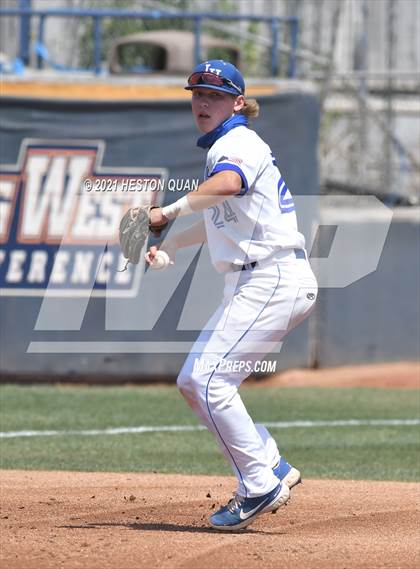 Thumbnail 3 in Elsinore vs. La Habra (CIF-SS D4 Final) photogallery.