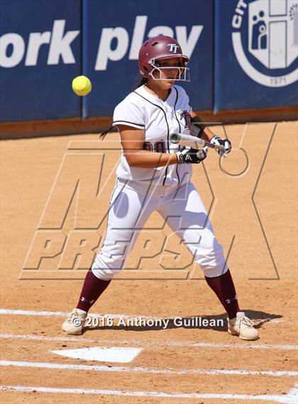 Thumbnail 1 in Torrance vs. North Torrance (CIF SS Div 4 Final) photogallery.