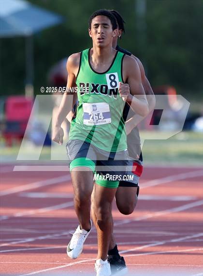 Thumbnail 1 in Halden Invitational - 800 Meter photogallery.