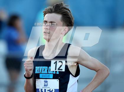 Thumbnail 3 in Halden Invitational - 800 Meter photogallery.