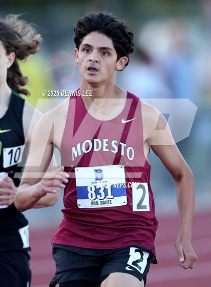Thumbnail 2 in Halden Invitational - 800 Meter photogallery.