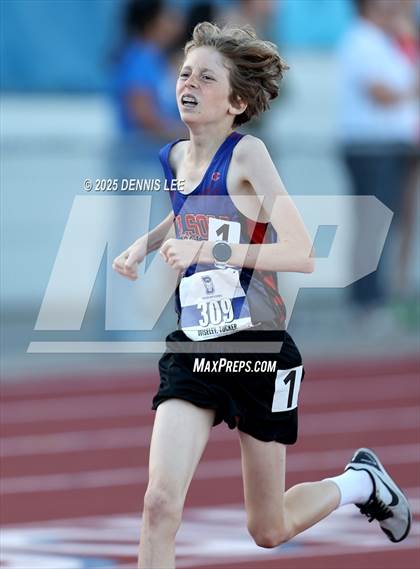 Thumbnail 1 in Halden Invitational - 800 Meter photogallery.