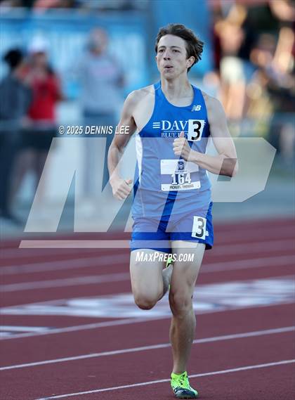 Thumbnail 1 in Halden Invitational - 800 Meter photogallery.