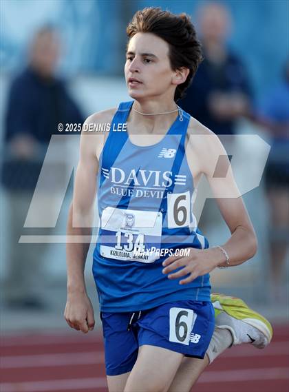 Thumbnail 2 in Halden Invitational - 800 Meter photogallery.