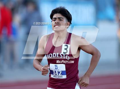 Thumbnail 2 in Halden Invitational - 800 Meter photogallery.