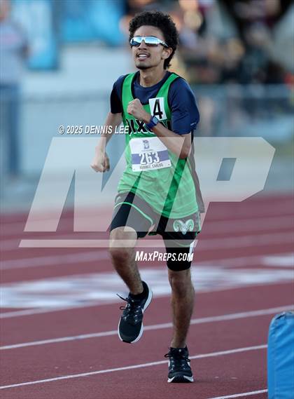 Thumbnail 2 in Halden Invitational - 800 Meter photogallery.