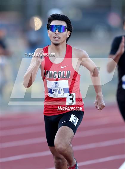 Thumbnail 1 in Halden Invitational - 800 Meter photogallery.