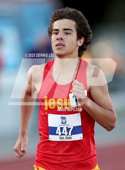 Thumbnail 2 in Halden Invitational - 800 Meter photogallery.
