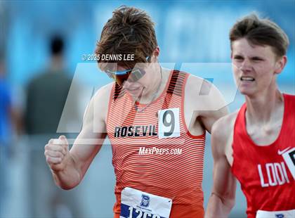 Thumbnail 3 in Halden Invitational - 800 Meter photogallery.