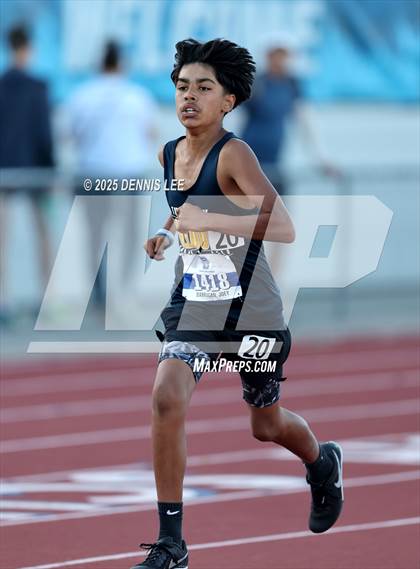 Thumbnail 2 in Halden Invitational - 800 Meter photogallery.