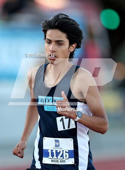 Thumbnail 3 in Halden Invitational - 800 Meter photogallery.