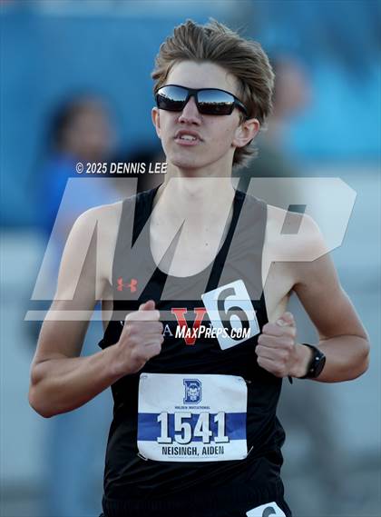Thumbnail 2 in Halden Invitational - 800 Meter photogallery.