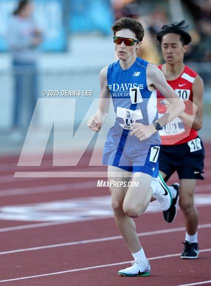 Thumbnail 3 in Halden Invitational - 800 Meter photogallery.