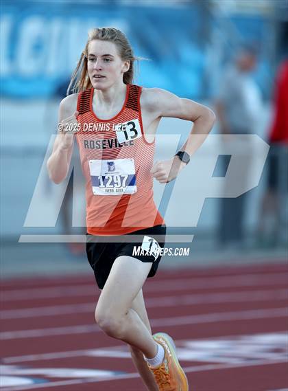 Thumbnail 3 in Halden Invitational - 800 Meter photogallery.