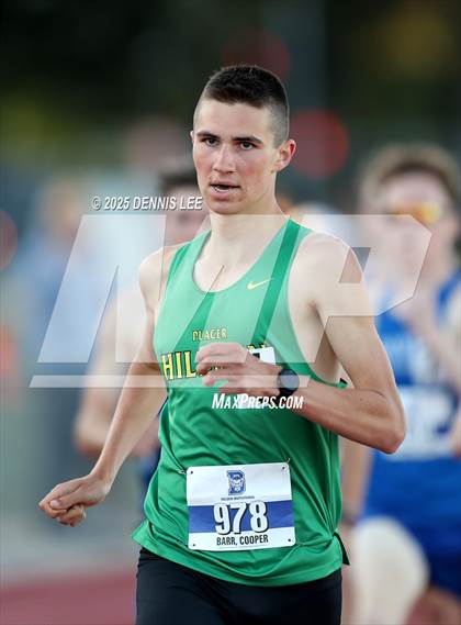 Thumbnail 2 in Halden Invitational - 800 Meter photogallery.