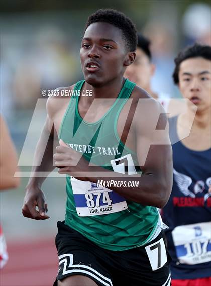 Thumbnail 1 in Halden Invitational - 800 Meter photogallery.