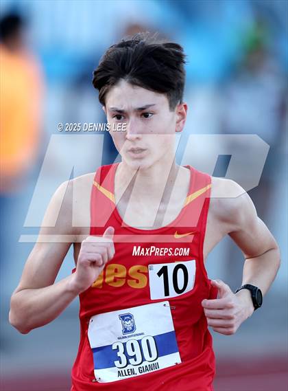 Thumbnail 3 in Halden Invitational - 800 Meter photogallery.