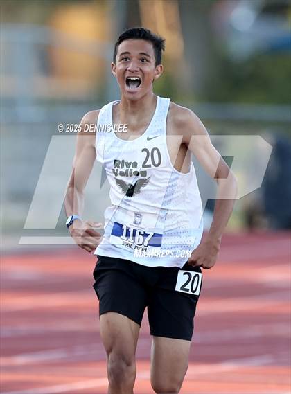 Thumbnail 1 in Halden Invitational - 800 Meter photogallery.