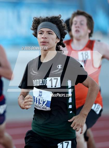 Thumbnail 1 in Halden Invitational - 800 Meter photogallery.