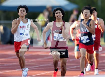 Thumbnail 1 in Halden Invitational - 800 Meter photogallery.