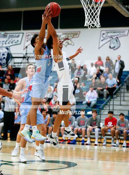 Thumbnail 3 in Granger vs. Copper Hills(UHSAA 6A 1st Round Playoff) photogallery.